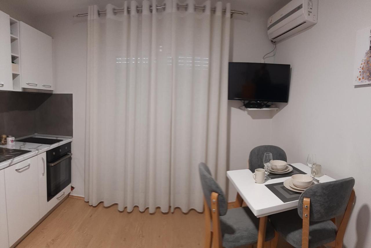 Comfy Apartment- Sunny Balcony Тирана Екстериор снимка